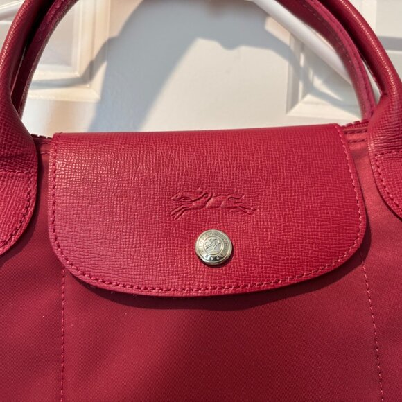 Longchamp Le Pliage Neo Medium Convertible Tote Bag in Raspberry - Picture 2 of 6